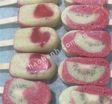 FROZEN TROPICAL FRUIT ICE CREAM