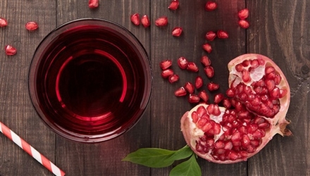 Uống nước ép lựu đều đặn, bạn sẽ đạt được những lợi ích không tưởng này